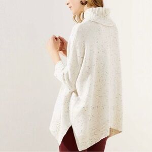 Loft Women's Cream Turtleneck